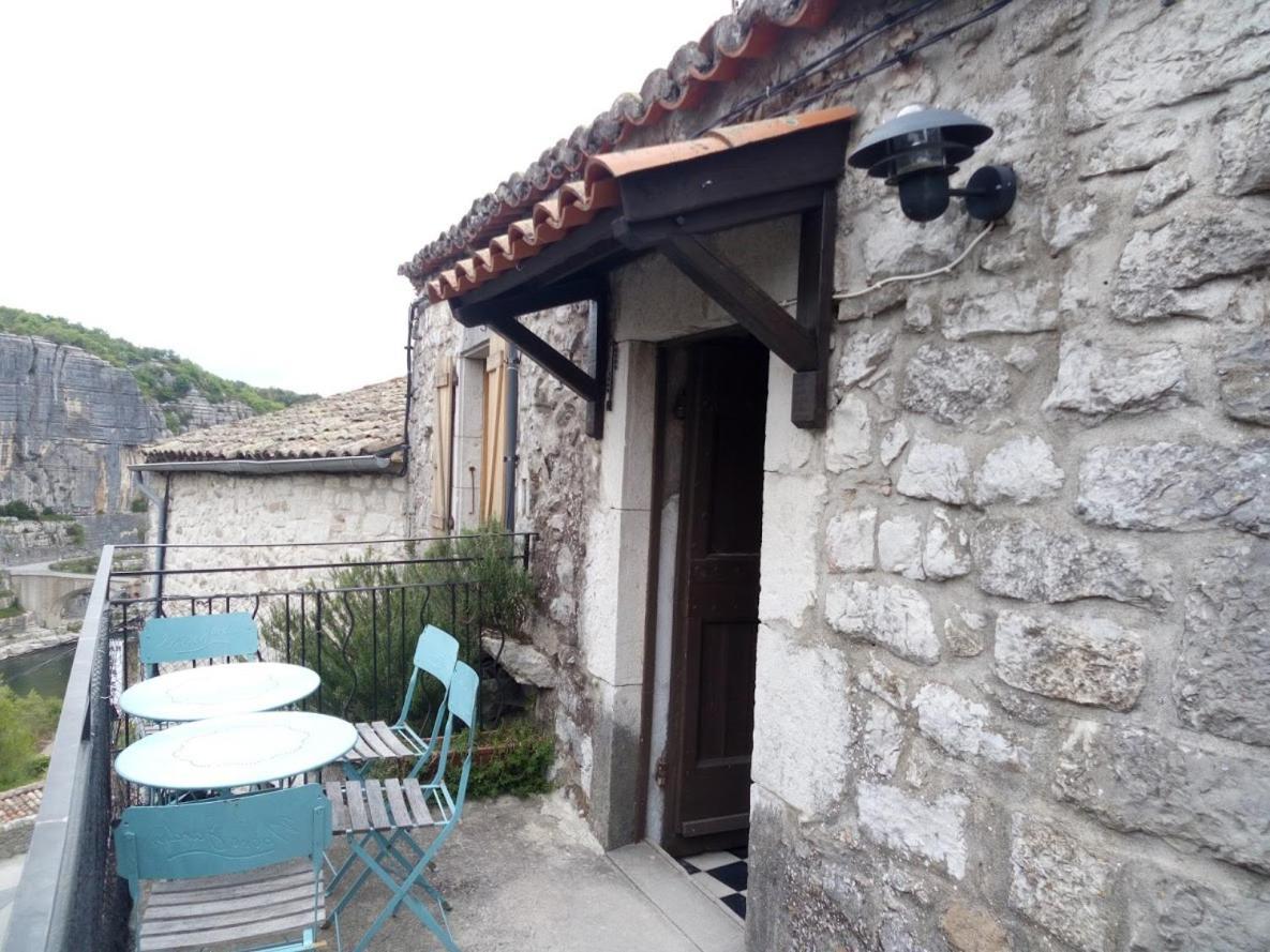 בלאזוק Maison Pierre Et Voute Au Coeur Du Village מראה חיצוני תמונה