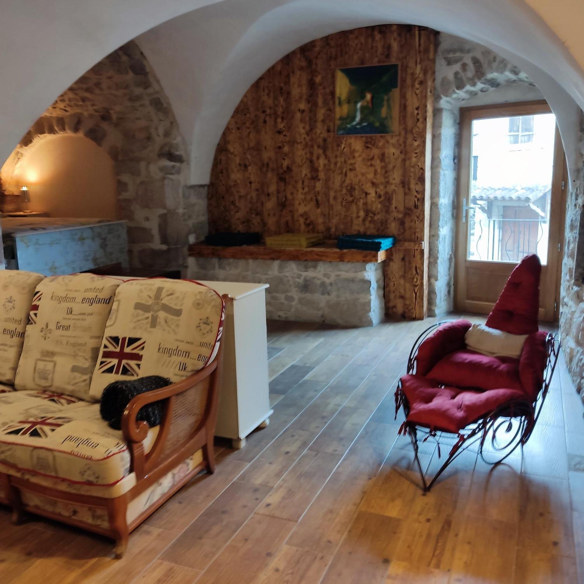 בלאזוק Maison Pierre Et Voute Au Coeur Du Village מראה חיצוני תמונה